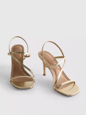 Sandalen mit kaum wahrnehmbarem Absatz