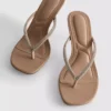 Sandalen mit Keilabsatz und Strassverzierung am Zehensteg