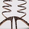Sandalen mit Leopardenmuster und spiralförmigen High Heels