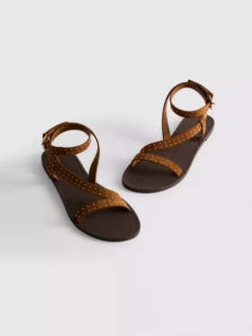 Sandalen mit Riemchen und Nieten