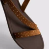 Sandalen mit Riemchen und Nieten
