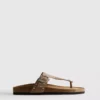 Sandalen mit T-Steg und Nietenbesatz