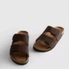 Sandalen mit zwei Riemen