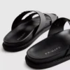Sandalen mit zwei Riemen