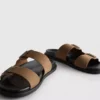 Sandalen mit zwei Riemen
