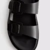 Sandalen mit zwei Riemen