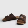 Sandalen mit zwei Riemen
