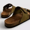 Sandalen mit zwei Riemen und klobiger Sohle