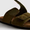 Sandalen mit zwei Riemen und klobiger Sohle