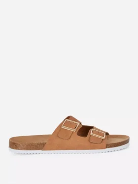 Sandalen mit zwei Riemen und Schnalle