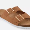 Sandalen mit zwei Riemen und Schnalle