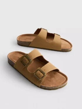 Sandalen mit zwei Schnallen Sandalen mit zwei Schnallen