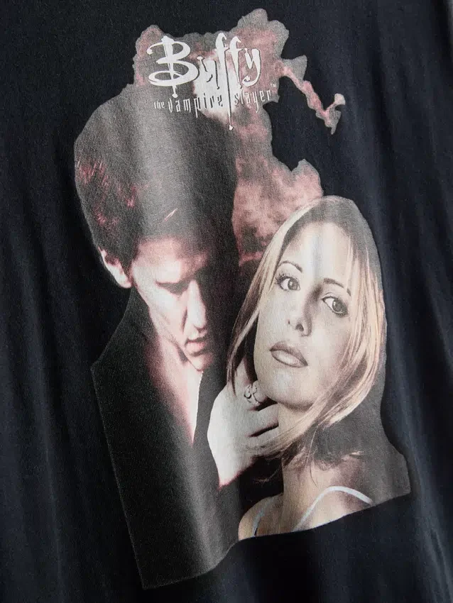 Schlafanzug mit „Buffy – Im Bann der Dämonen“-Aufdruck Schlafanzug mit „Buffy – Im Bann der Dämonen“-Aufdruck