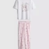 Schlafanzug mit Marie-Motiv aus Disneys „Die Aristocats“ Schlafanzug mit Marie-Motiv aus Disneys „Die Aristocats“