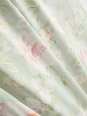 Schlafhose mit weitem Bein und Blumenmuster