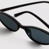Schlanke, ovale Sonnenbrille