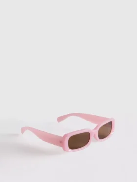 Schlanke Sonnenbrille mit rechteckigen Gläsern