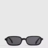 Schlanke Sonnenbrille mit rechteckigen Gläsern Schlanke Sonnenbrille mit rechteckigen Gläsern