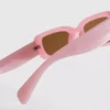 Schlanke Sonnenbrille mit rechteckigen Gläsern