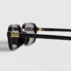 Schlanke Sonnenbrille mit rechteckigen Gläsern Schlanke Sonnenbrille mit rechteckigen Gläsern