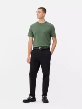 Schmal geschnittene Chinos Schmal geschnittene Chinos