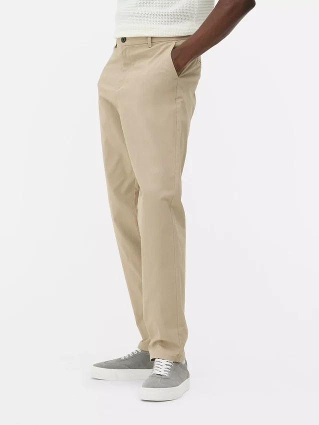 Schmal geschnittene Chinos Schmal geschnittene Chinos