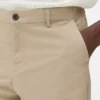 Schmal geschnittene Chinos Schmal geschnittene Chinos