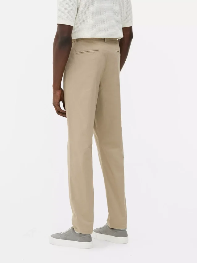 Schmal geschnittene Chinos Schmal geschnittene Chinos