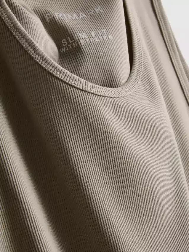 Schmal geschnittenes, geripptes Tanktop Schmal geschnittenes, geripptes Tanktop