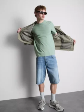 Schmal geschnittenes Stretch-T-Shirt Schmal geschnittenes Stretch-T-Shirt