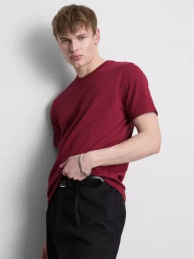 Schmal geschnittenes Stretch-T-Shirt Schmal geschnittenes Stretch-T-Shirt