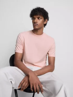Schmal geschnittenes Stretch-T-Shirt Schmal geschnittenes Stretch-T-Shirt