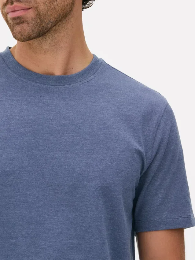 Schmal geschnittenes Stretch-T-Shirt Schmal geschnittenes Stretch-T-Shirt