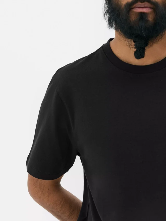 Schmal geschnittenes Stretch-T-Shirt Schmal geschnittenes Stretch-T-Shirt
