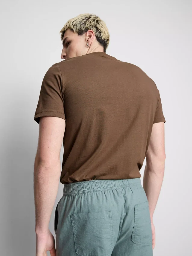 Schmal geschnittenes Stretch-T-Shirt Schmal geschnittenes Stretch-T-Shirt