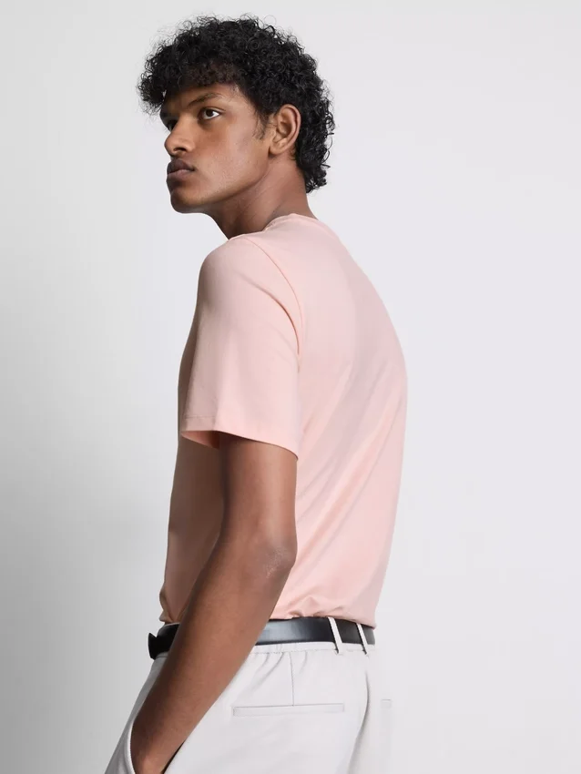 Schmal geschnittenes Stretch-T-Shirt Schmal geschnittenes Stretch-T-Shirt