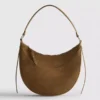 Schultertasche aus Kunstwildleder in Mondform