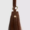 Schultertasche aus Kunstwildleder in Mondform