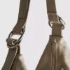 Schultertasche mit Ring-Detail