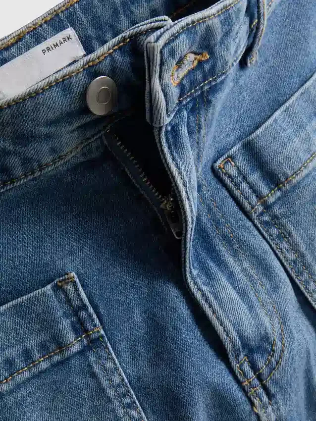 Shorts aus Baumwoll-Denim mit Vordertaschen Shorts aus Baumwoll-Denim mit Vordertaschen