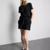 Shorts mit Gürtel zum Hineinschlüpfen Shorts mit Gürtel zum Hineinschlüpfen