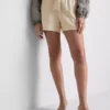 Shorts mit Gürtel zum Hineinschlüpfen Shorts mit Gürtel zum Hineinschlüpfen