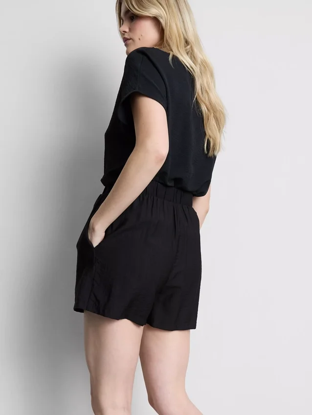 Shorts mit Gürtel zum Hineinschlüpfen Shorts mit Gürtel zum Hineinschlüpfen