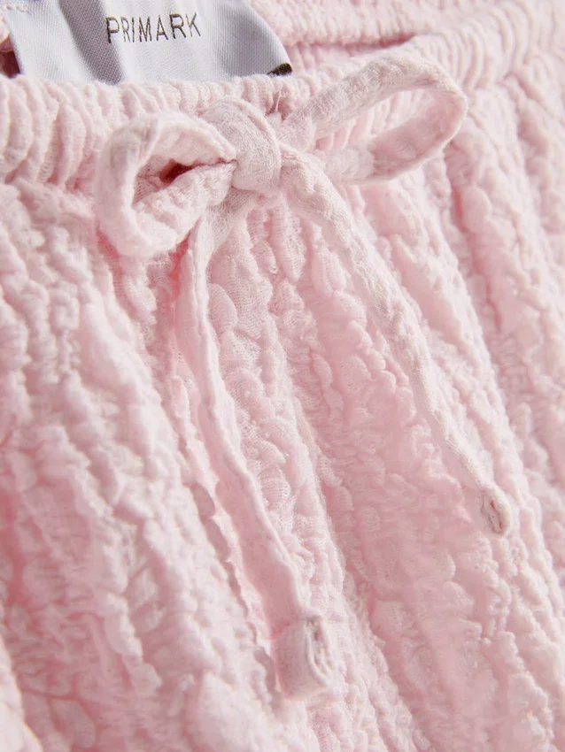 Shorts mit Kordelzug und Crinkle-Optik Shorts mit Kordelzug und Crinkle-Optik