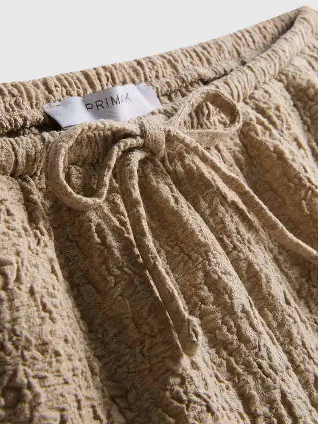 Shorts mit Kordelzug und Crinkle-Optik Shorts mit Kordelzug und Crinkle-Optik
