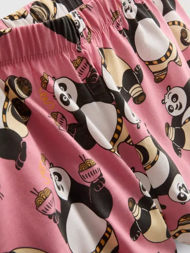 Shorty-Schlafanzug mit „Kung Fu Panda“-Motiv Shorty-Schlafanzug mit „Kung Fu Panda“-Motiv