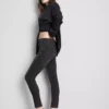 Skinny-Jeans aus Denim mit hohem Baumwollanteil Skinny-Jeans aus Denim mit hohem Baumwollanteil