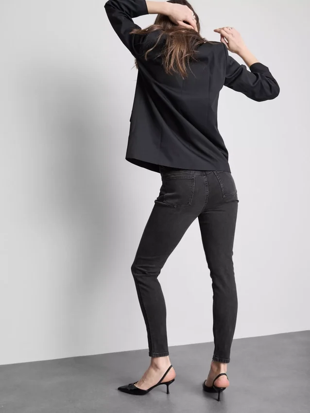 Skinny-Jeans aus Denim mit hohem Baumwollanteil Skinny-Jeans aus Denim mit hohem Baumwollanteil