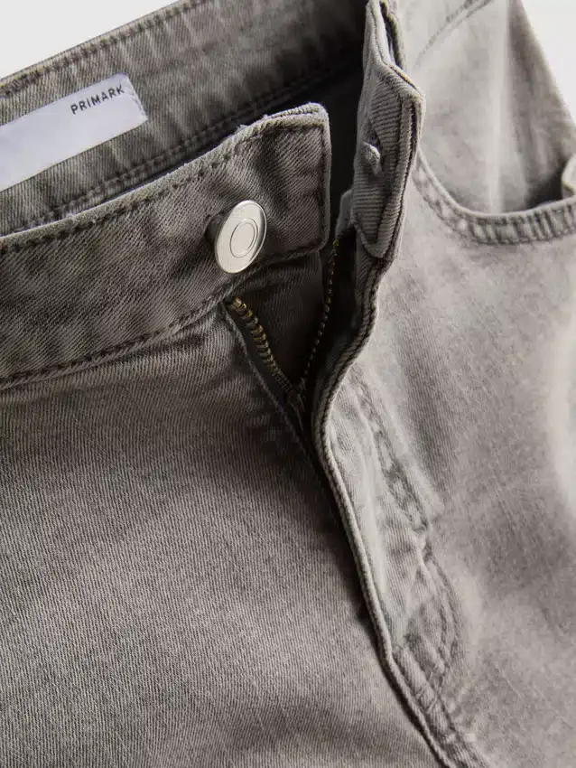 Skinny-Jeans aus Denim mit hohem Baumwollanteil Skinny-Jeans aus Denim mit hohem Baumwollanteil