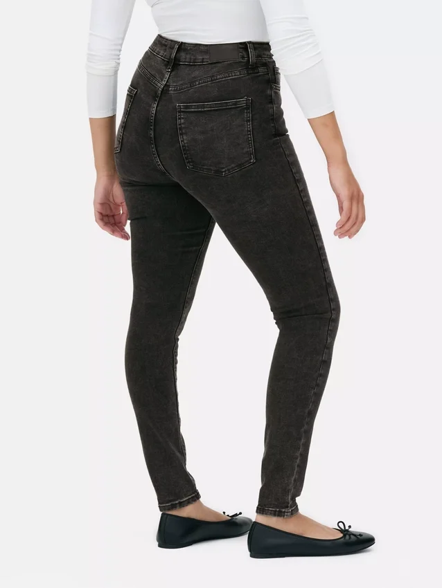 Skinny-Jeans mit hoher Taille Skinny-Jeans mit hoher Taille